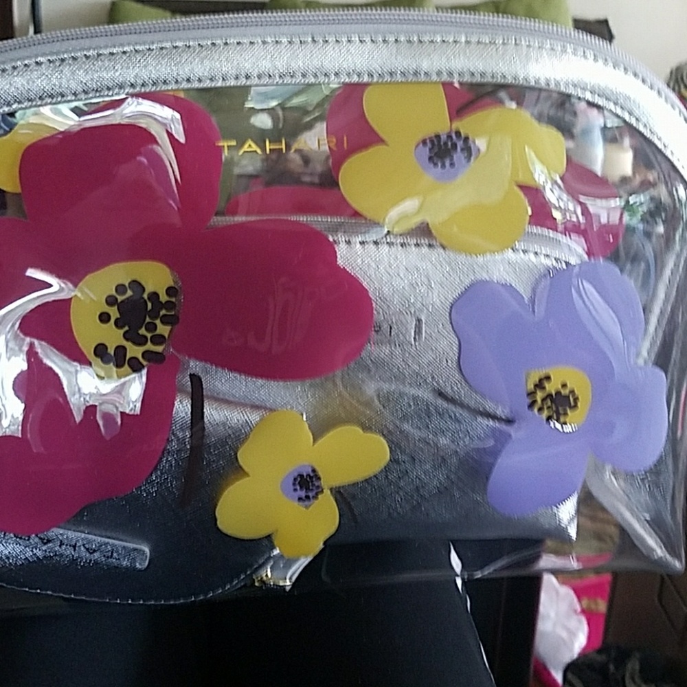 Donates Nwt Tahari makeup bags
